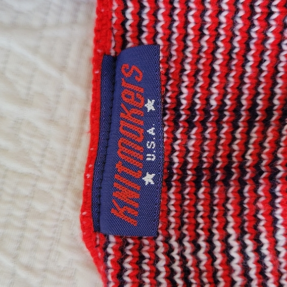 USA Vintage Red White and Blue Scarf by Knitmakers - Picture 5 of 5